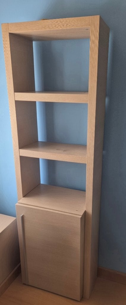 Boekenkast/opbergkast en nachttafel, Ophalen, Zo goed als nieuw, Eikenhout, Met deur(en)