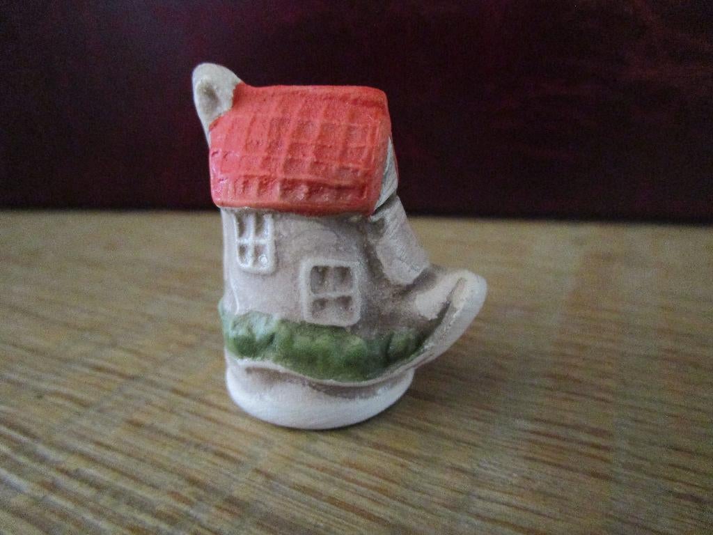 4 relief vingerhoedjes, Ophalen of Verzenden, Nieuw, Reliëf