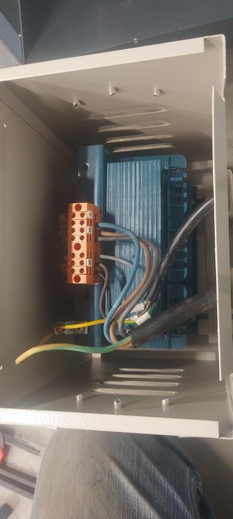 Gezocht transfo 230 / 400 volt +- 4kva, Ophalen, Zo goed als nieuw