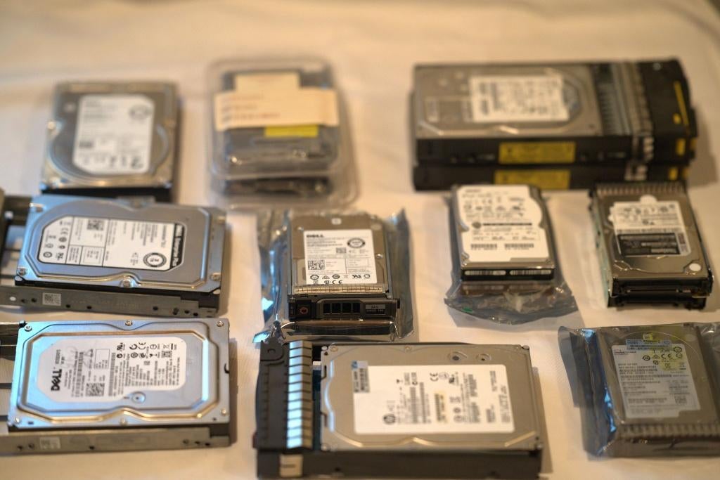 Verschillende nieuwe SAS server Schijven, Computers en Software, Harde schijven, Intern, SAS, Server, Nieuw