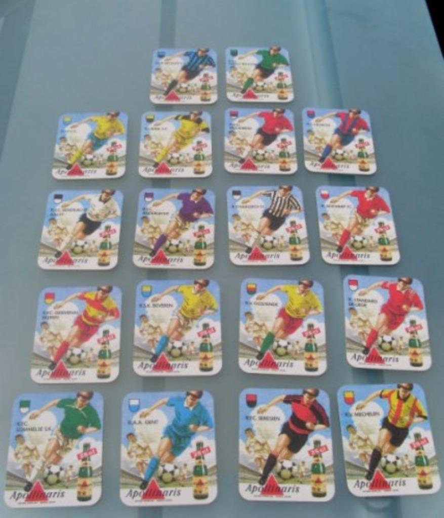 8 verschillende bierviltjes van voetbalploegen, Verzamelen, Biermerken, Nieuw, Viltje(s), Ophalen of Verzenden