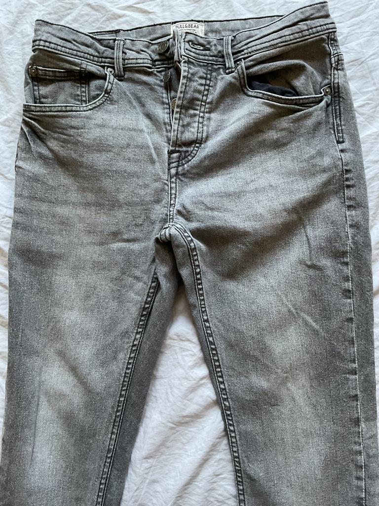 Pull&Bear, jeans gris taille 31 (Eu40), Vêtements | Hommes, Enlèvement ou Envoi, Porté, Gris, Pull&Bear