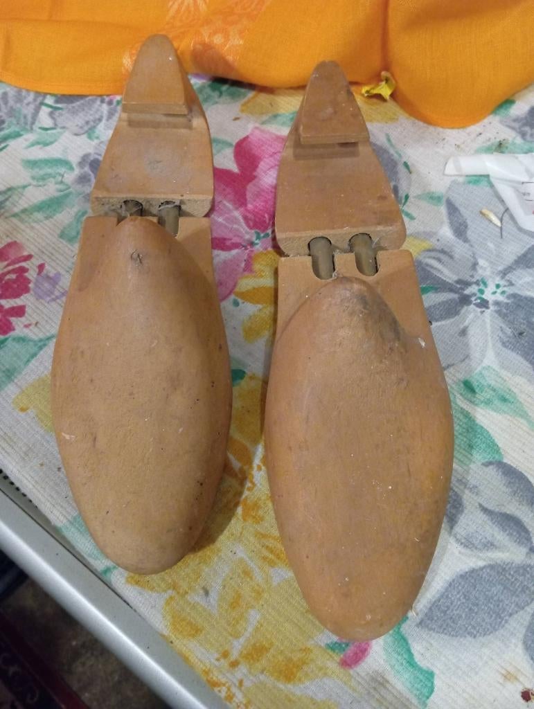 Twee houten antieke schoenspanners, Antiek en Kunst, Ophalen of Verzenden