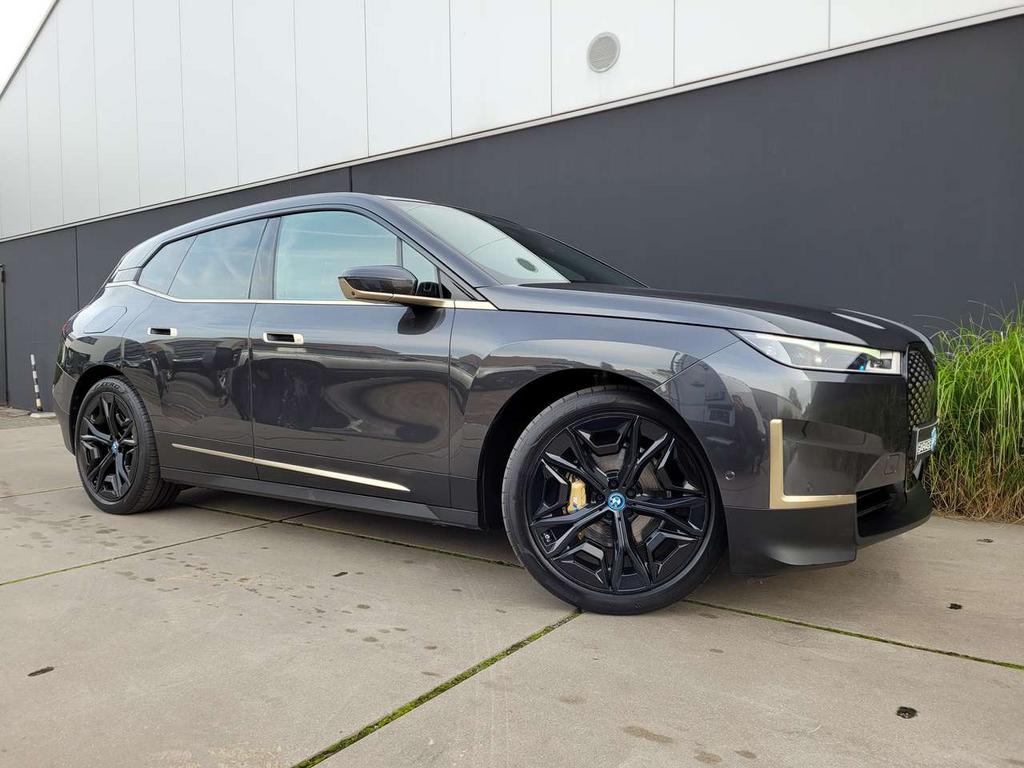 BMW iX xDrive40 *HUD*360'CAMERA*21"ALU*HK SOUND*PANO DAK*, Autos, BMW, 0 kg, 0 kg, IX, Noir