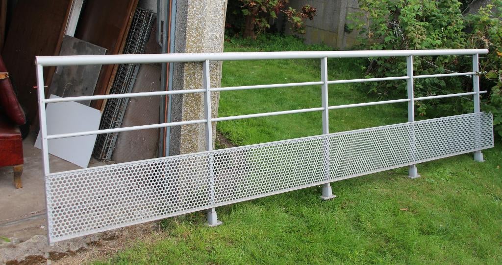 balustrade in gemoffeld in RAL 90M6, Doe-het-zelf en Bouw, Metalen, Ophalen, Gebruikt, Aluminium