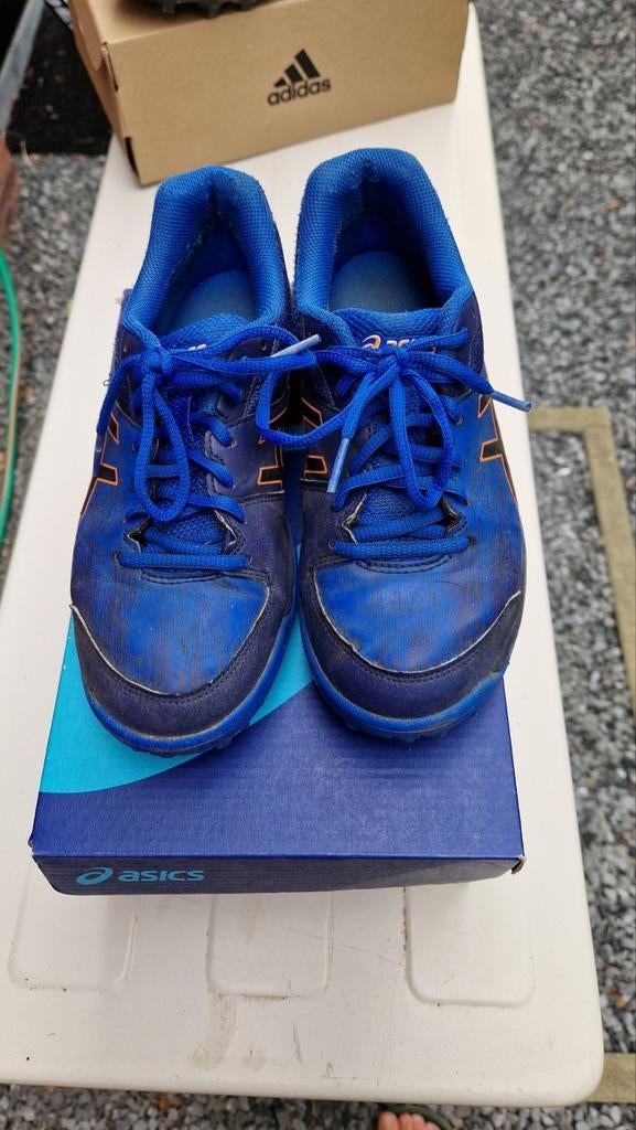 Hockeyschoenen Asics maat 35.5, Ophalen, Gebruikt, Sportschoenen, Jongen