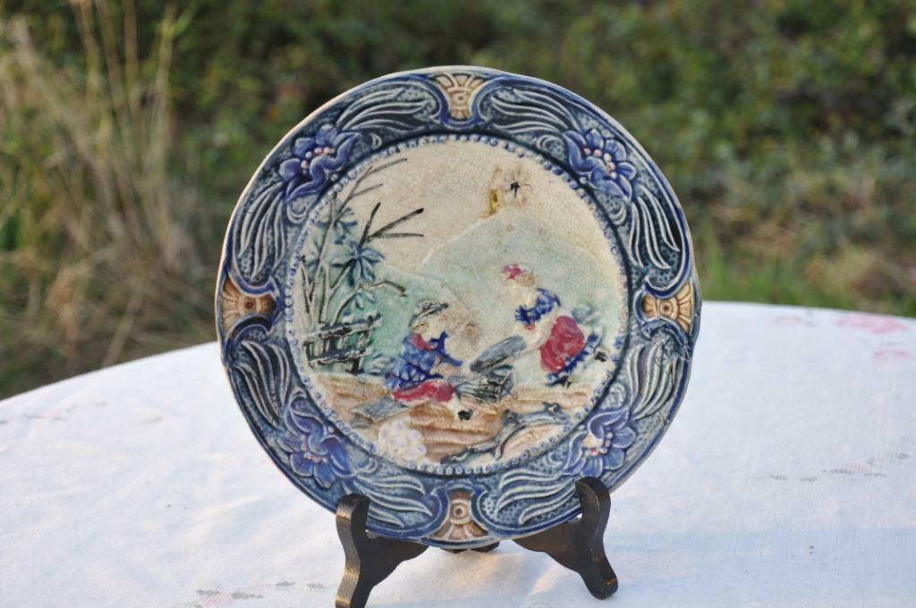 assiette barbotine de wasmuel enfant a la balancelle, Antiquités & Art, Enlèvement ou Envoi