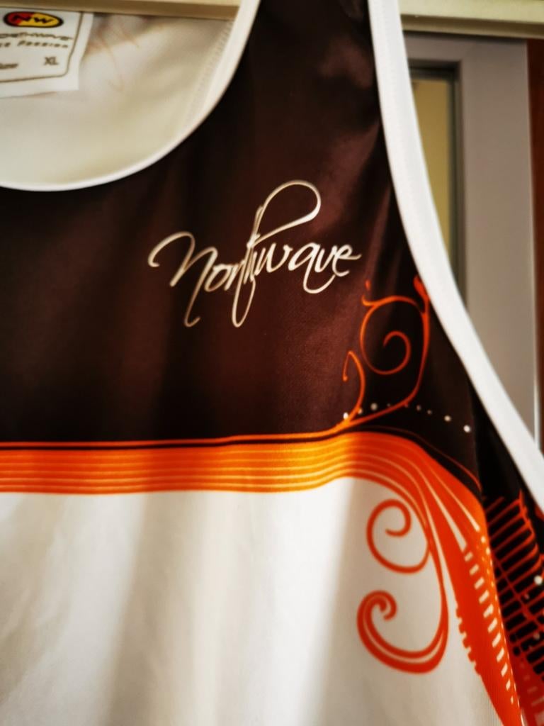 Chemise cycliste femme Northwave taille xl, Vêtements d'extérieur, Enlèvement ou Envoi, Femmes, Comme neuf