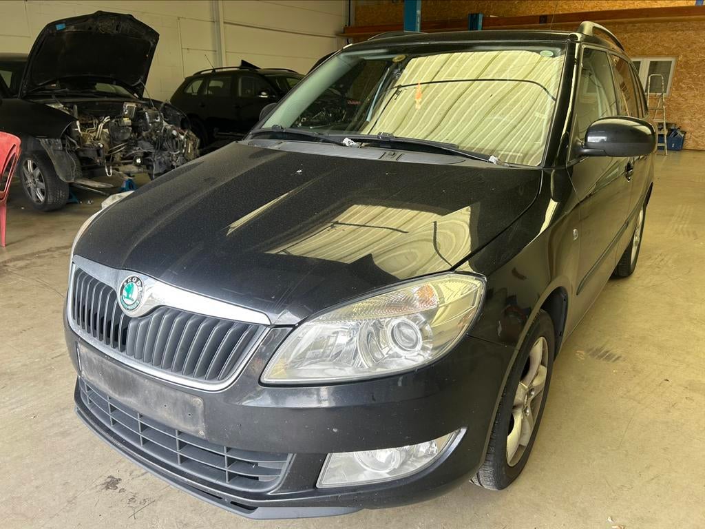 Skoda Fabia 1.6TDI, 2011, 312.000km, euro5, Auto's, Voorwielaandrijving, Euro 5, Stof, Zwart