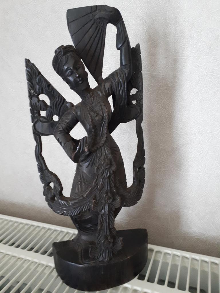 Danseres in Balinees Hout Sculptuur, Ophalen of Verzenden, Handgemaakt, Hout, Beeld