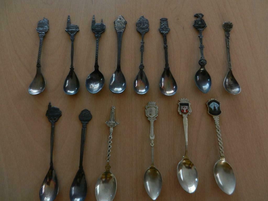 9  cuillères souvenirs, Collections, Enlèvement ou Envoi, Utilisé