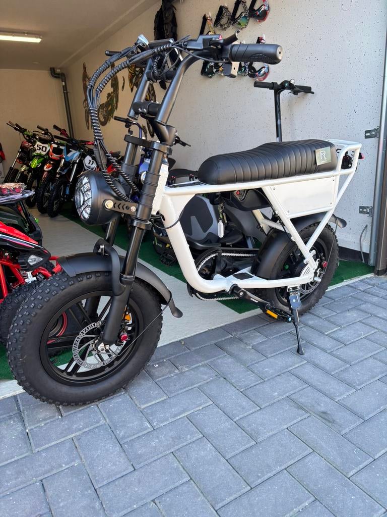 White Edition Fatbike Ouxi C63 Mini Nieuw in Zwart&Wit 2025!, Nieuw