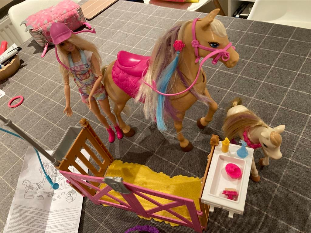 Barbie + paard, Enlèvement ou Envoi, Comme neuf
