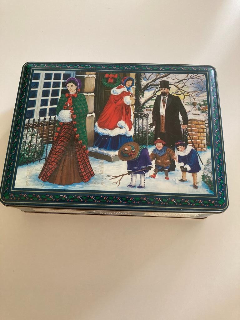 Blikken doos kerst in heel goede staat., Verzamelen, Ophalen, Gebruikt, Koek(jes), Overige merken