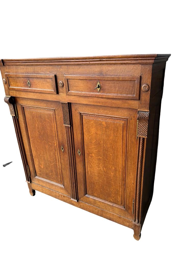Buffet ancien en chêne massif 140 x 130 cm, Maison & Meubles, 25 à 50 cm, Avec porte(s), 100 à 150 cm, Enlèvement