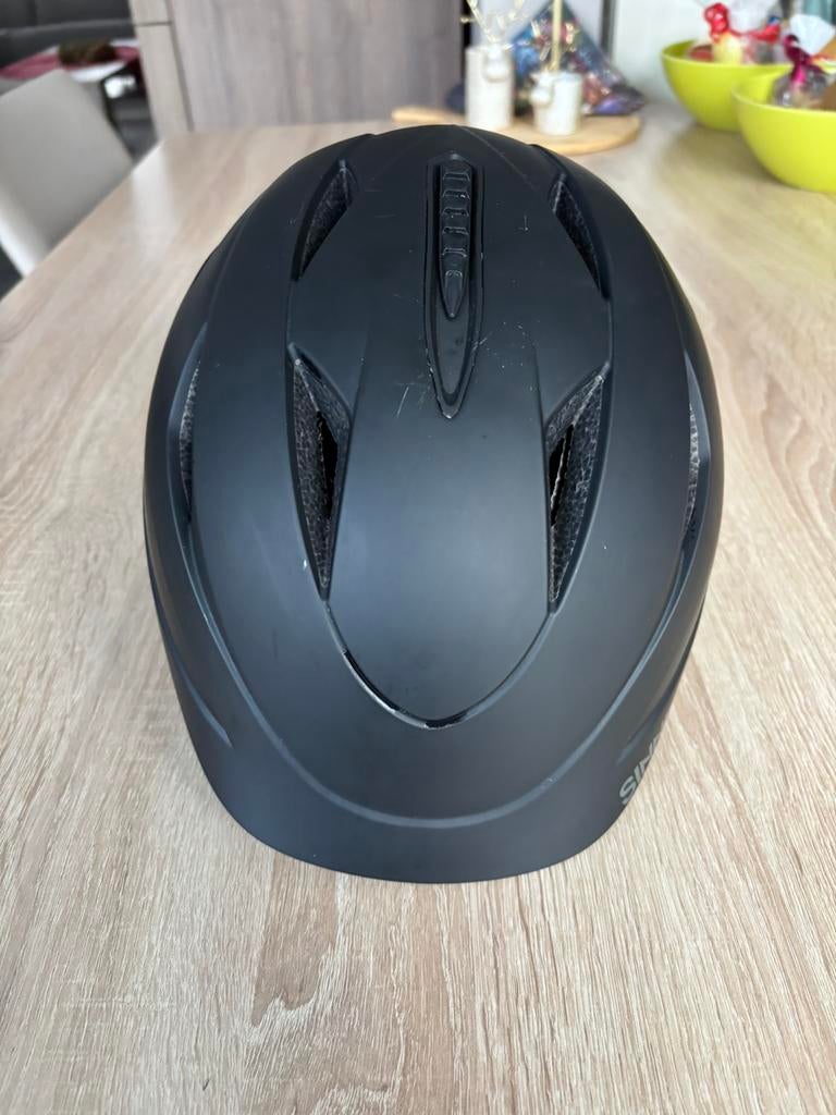 Skihelm Sinner in zeer goede staat maat M, Sport en Fitness, Ophalen, Zo goed als nieuw