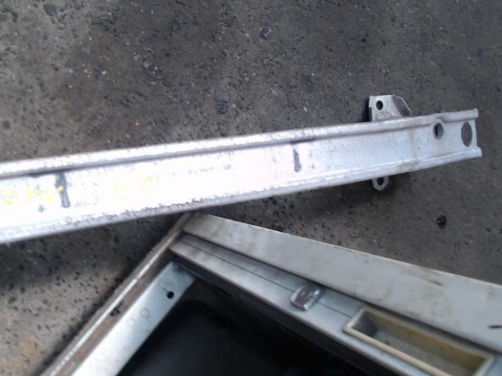 Renfort pare choc avant Renault Clio 3 2005-2009 LP/14609, Enlèvement, Utilisé, Avant, Renault