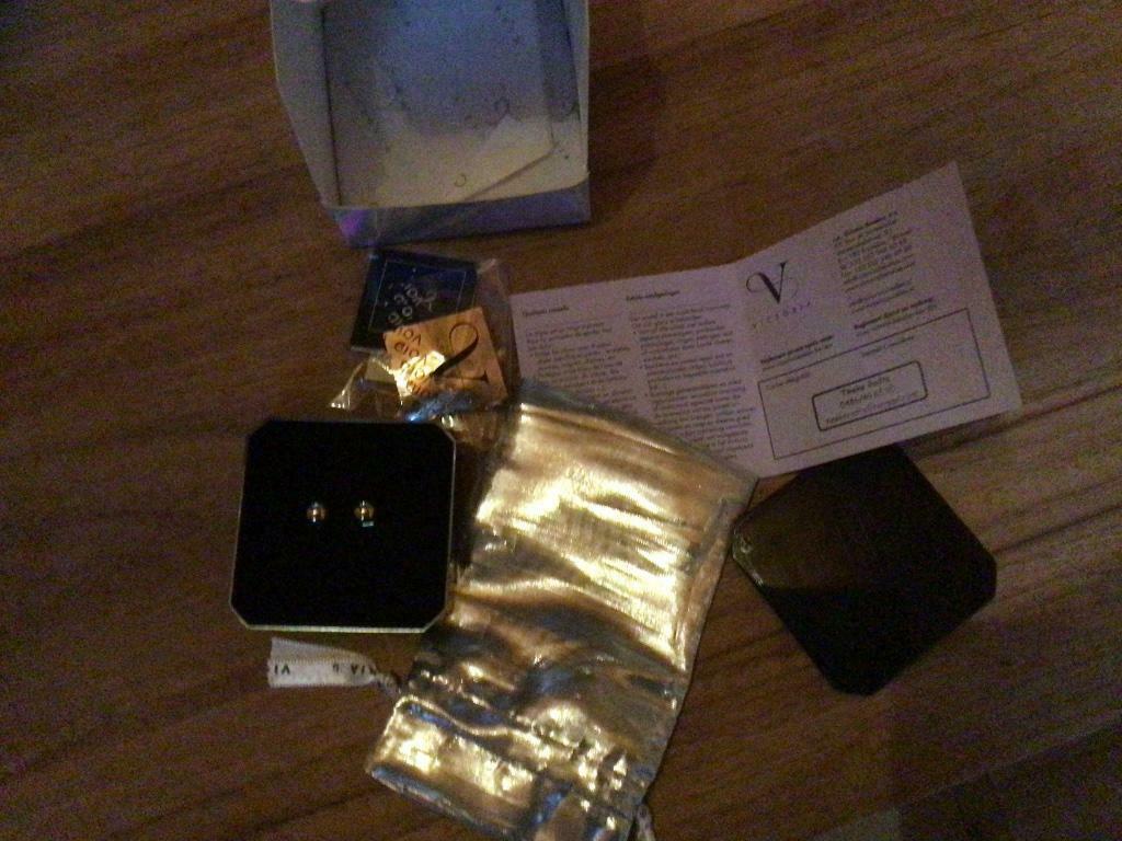 Victoria oorbellen, Handtassen en Accessoires, Oorbellen, Ophalen of Verzenden, Nieuw, Knopjes of Stekers