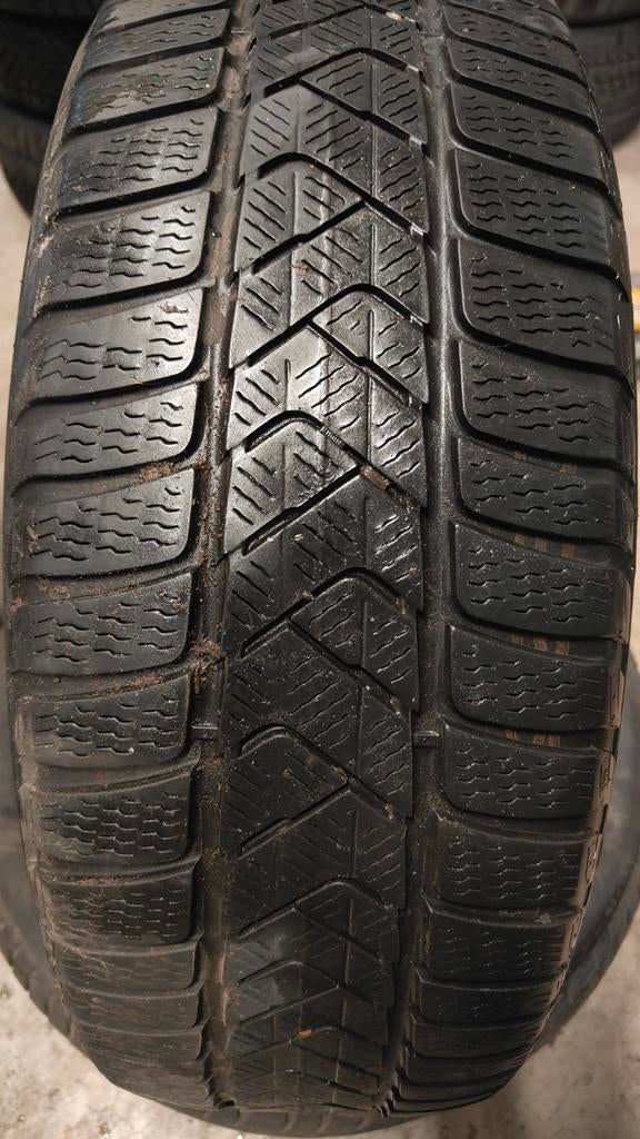 225/55r17 Pirelli 45€ chacun avec montage et équilibrage, Enlèvement