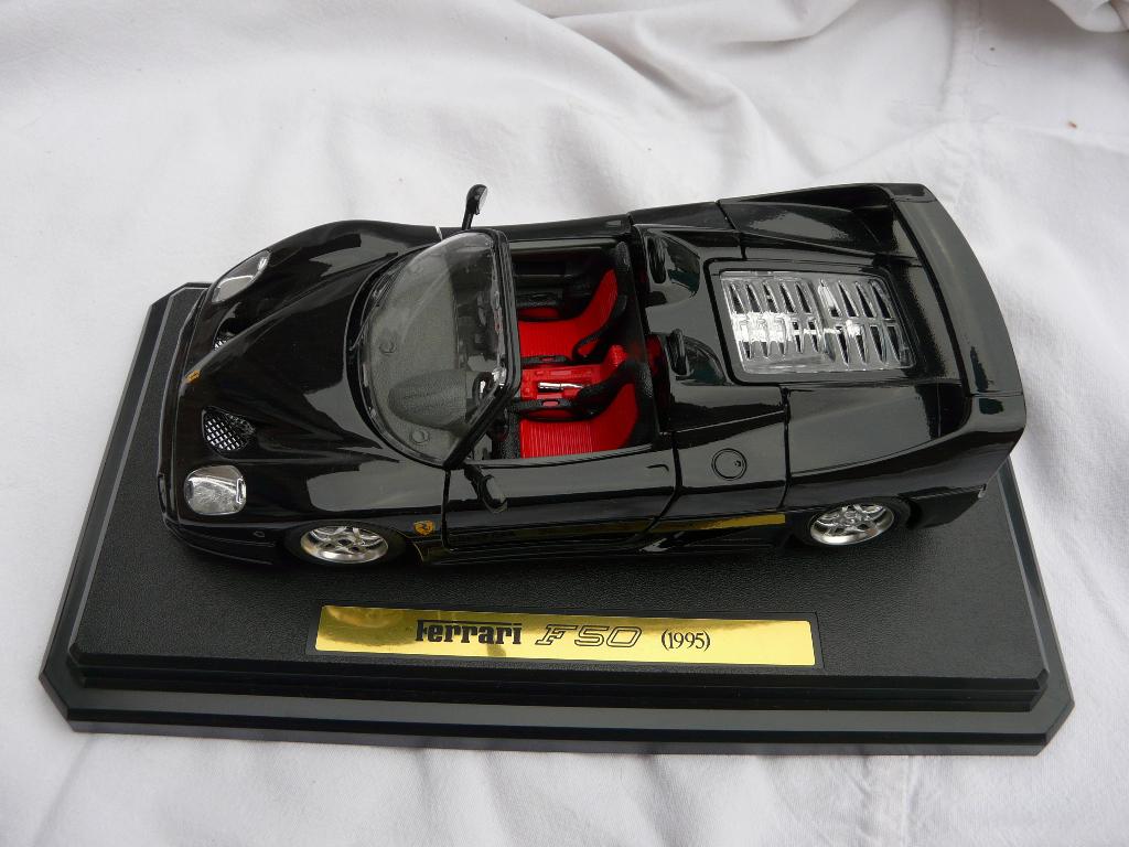 Bburago zwarte Ferrari F50 (1995) 1:18, Hobby en Vrije tijd, Ophalen, Zo goed als nieuw, Auto, Burago