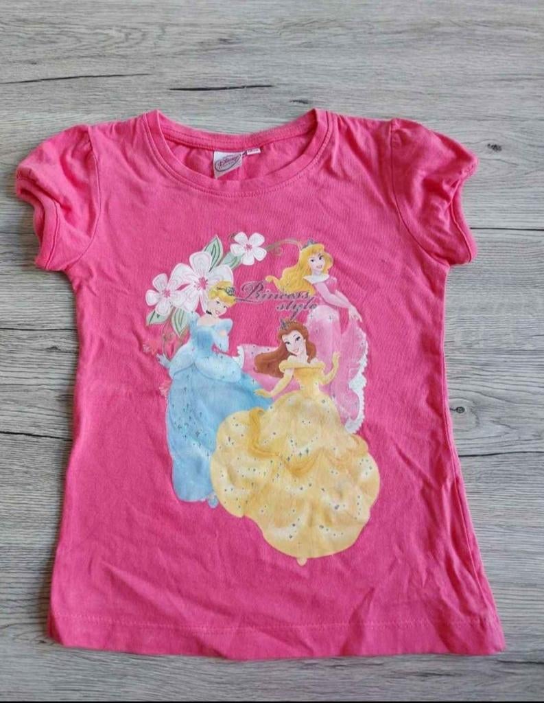 T-shirt Disney princesses taille 6 ans très bon état, Enfants & Bébés, Vêtements enfant | Taille 116, Enlèvement ou Envoi, Utilisé