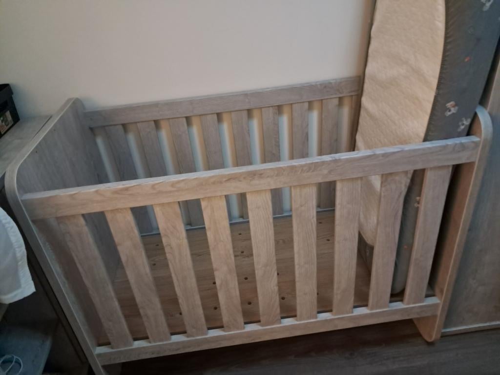Meegroei Babybed met matras, Kinderen en Baby's, Babywiegjes en Ledikanten, Ophalen, Zo goed als nieuw, Ledikant
