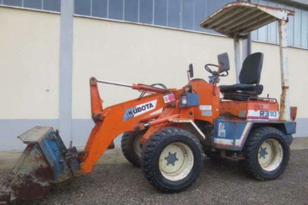 Kubota R310/R410 werkplaats boek, Enlèvement ou Envoi, Chargeuse sur pneus ou Chouleur