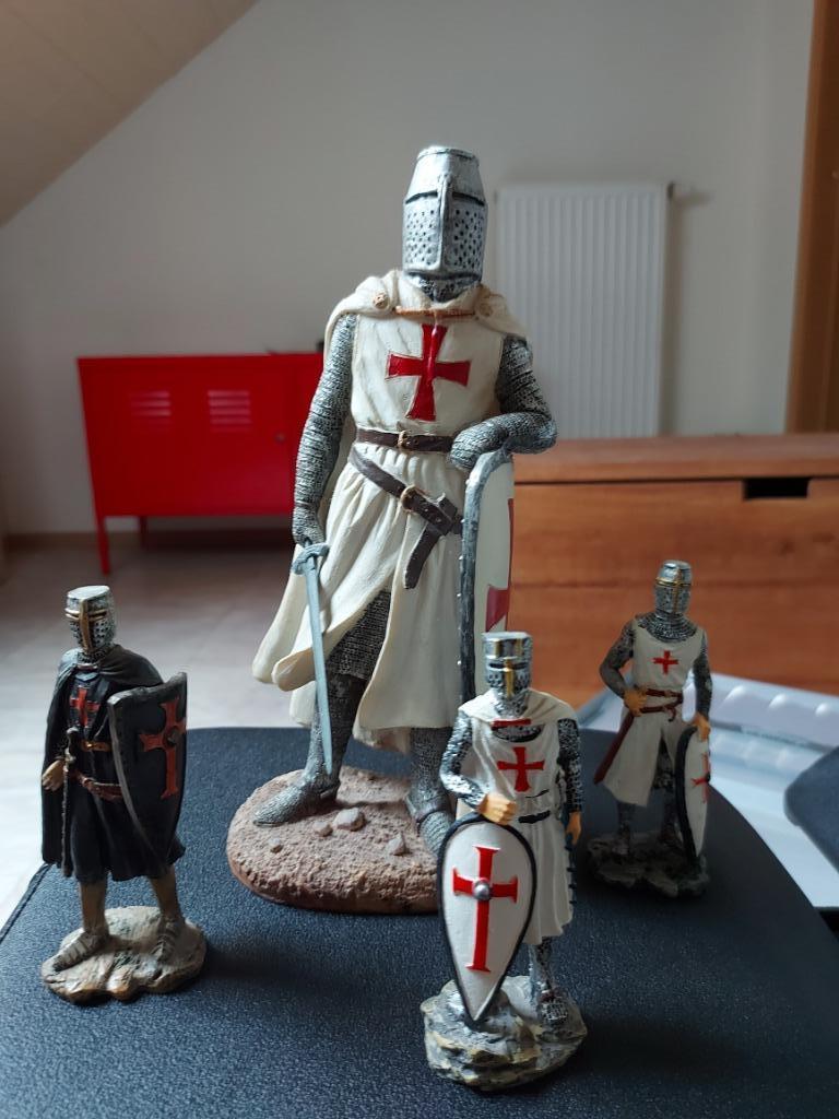 Beeldjes crusaders, Verzamelen, Beelden en Beeldjes, Zo goed als nieuw, Mens, Ophalen of Verzenden