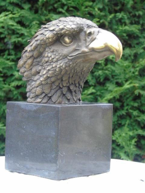 aigle , buste d aigle en bronze sur marbre signé, Antiquités & Art, Antiquités | Bronze & Cuivre, Bronze, Enlèvement ou Envoi