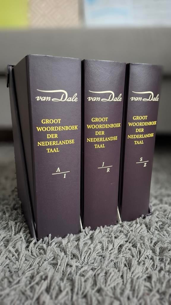 Woordenboek NL /
Van Dale, Boeken, Ophalen, Van Dale