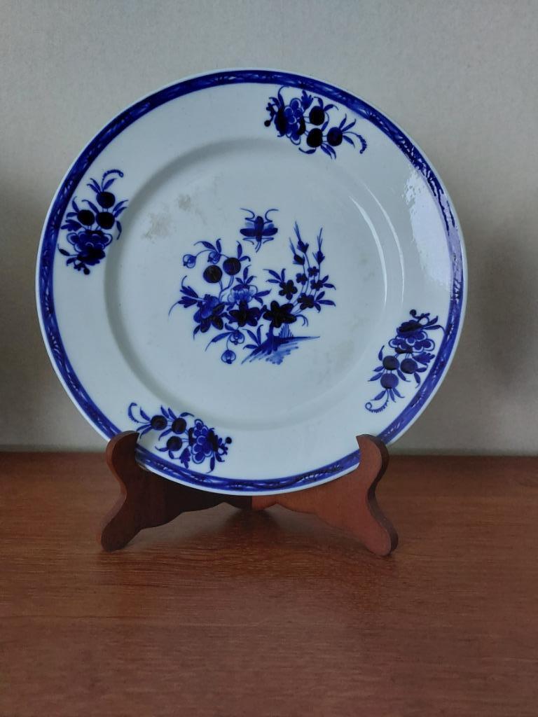 assiette plate en PORCELAINE DE TOURNAI Décor à la mouche, Enlèvement ou Envoi