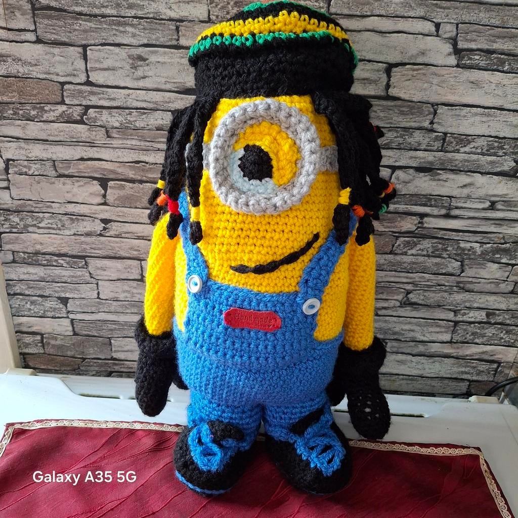 Grote minion 40cm hippie model kleurrijkere kleurtjes, Ophalen of Verzenden, Nieuw