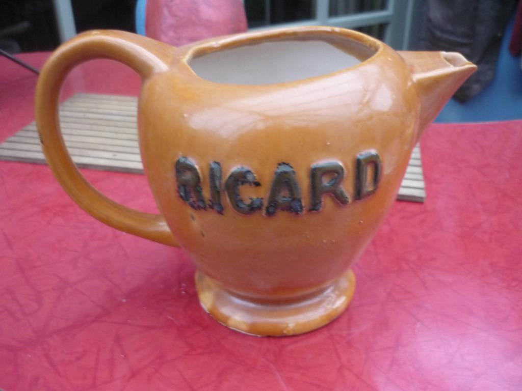Ancien pichet de marque Ricard, Envoi