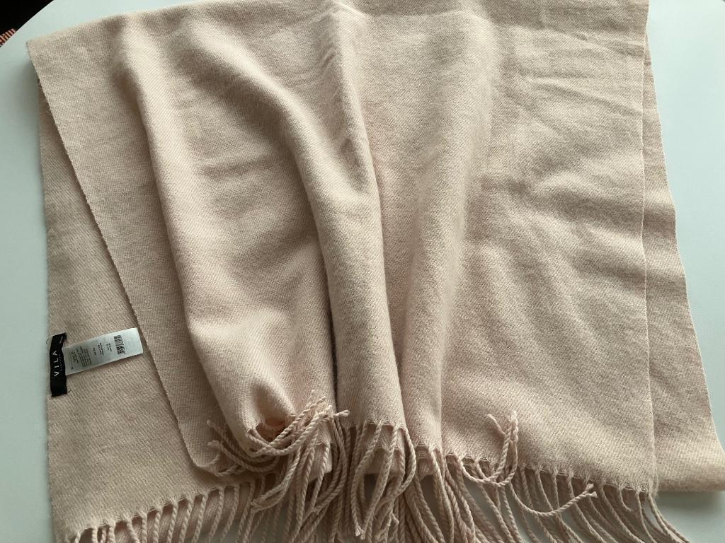 Grote roze sjaal Vila, Vila, Ophalen of Verzenden, Zo goed als nieuw, Sjaal