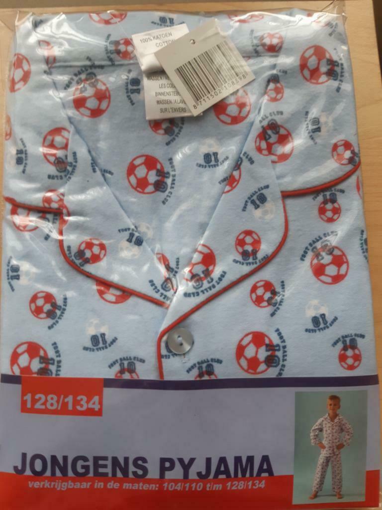 pyjama jongen 128-134 lichtblauw met voetbal-tekening.-NIEUW, Neuf, Garçon, MET, Enlèvement