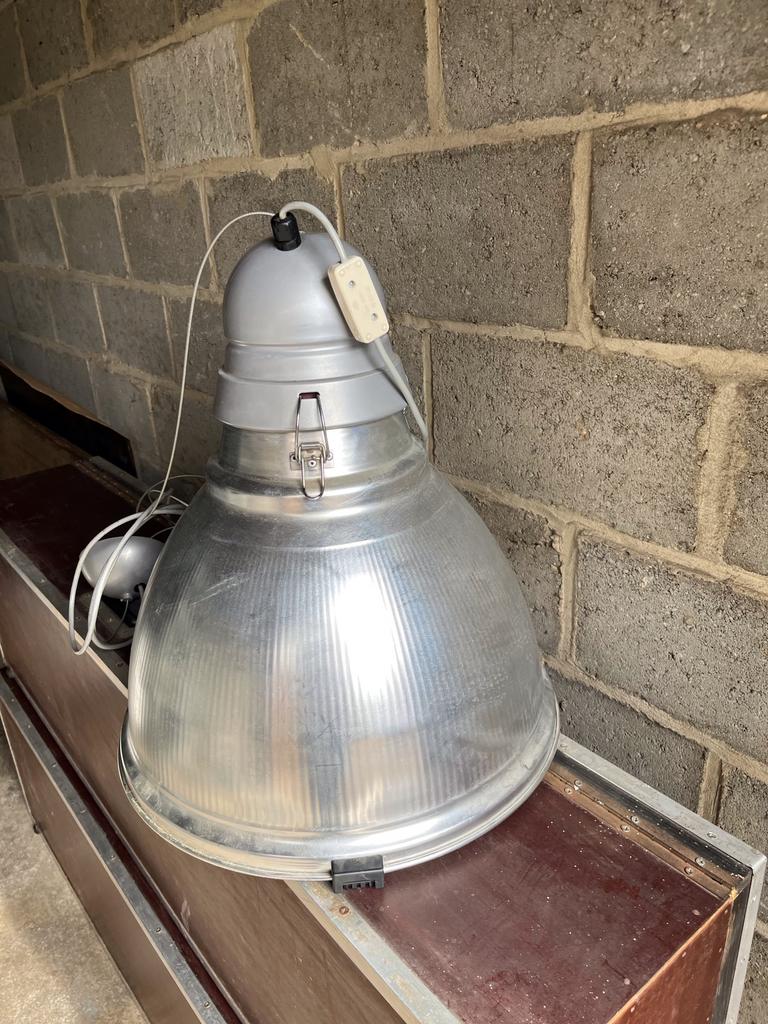 Stoere aluminium hanglampen /Afmetingen: Ø46 x 55 cm. hoog, Huis en Inrichting, Ophalen, Gebruikt, Stoer
