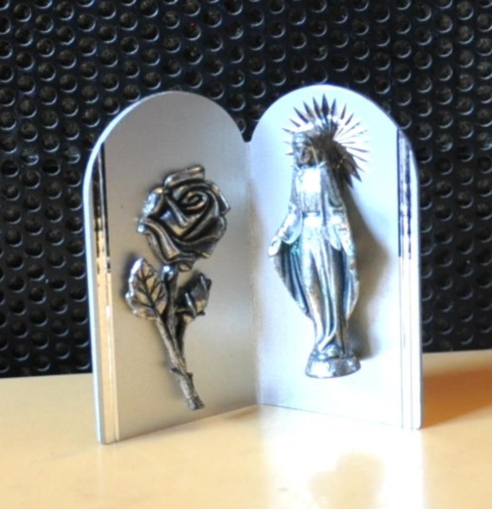 décoration religieuse métal vierge a la rose, Enlèvement ou Envoi
