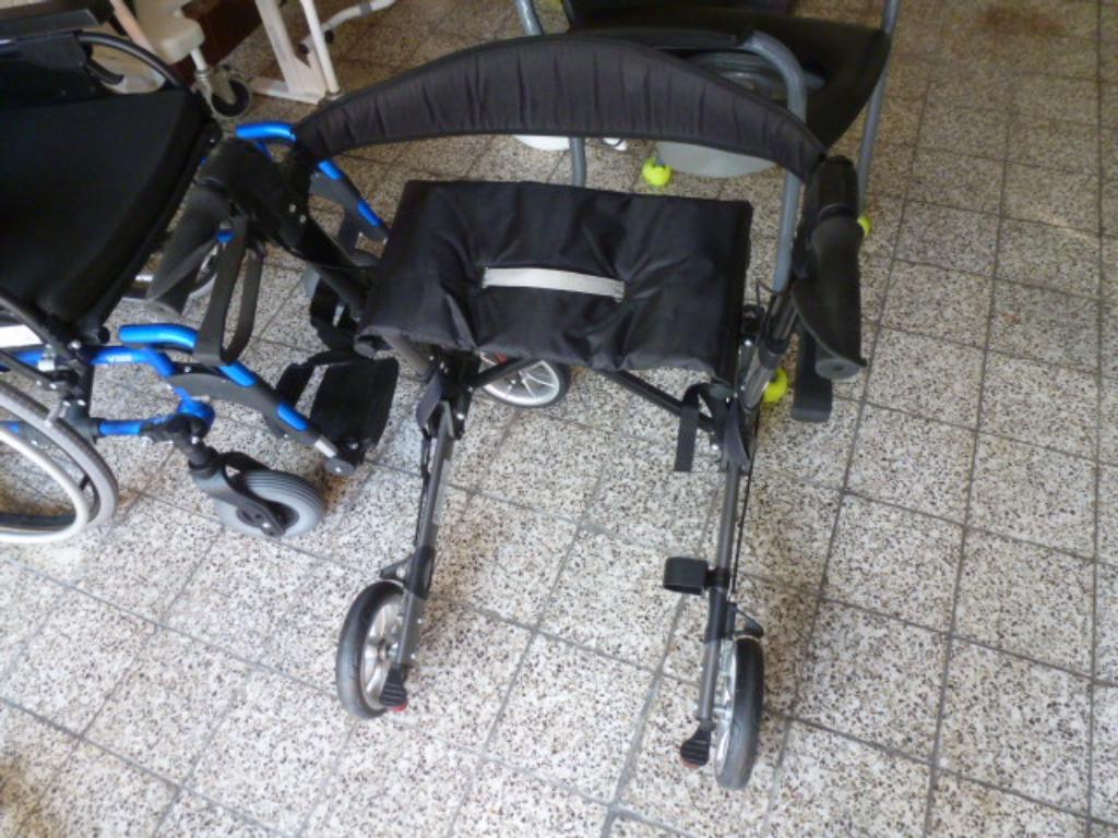 Déambulateur de marche - QUAVA Rollator 4 roues avec siège, Enlèvement, Poids léger, Comme neuf