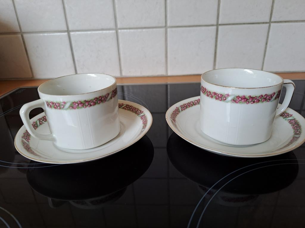 Kopjes met schoteltjes en dessertborden. WEIMAR., Ophalen of Verzenden, Zo goed als nieuw, Porselein
