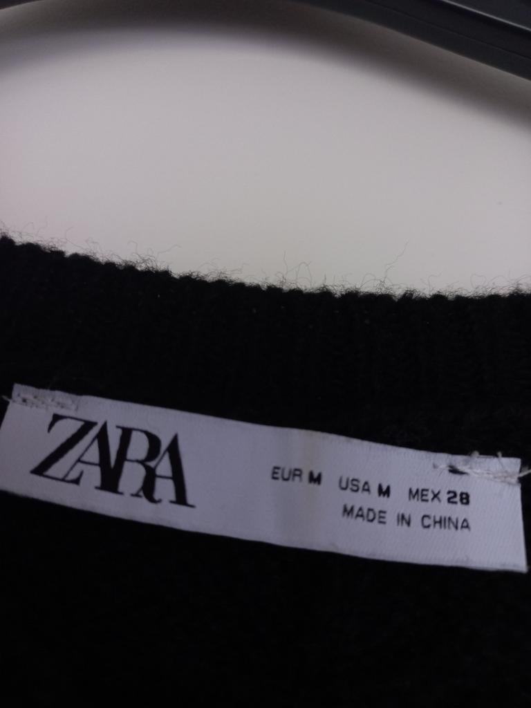 Zwart truitje met pareltjes, Zara, Enlèvement, Comme neuf, Noir