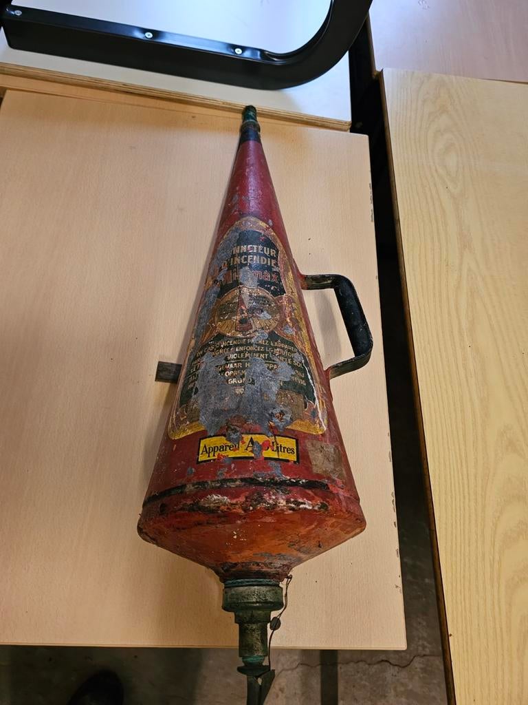 Vintage brandblusser in kegelvorm., Ophalen of Verzenden