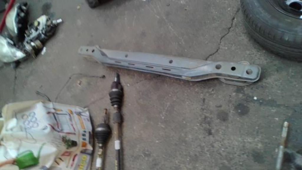 Renfort pare choc arrière Peugeot 107 2005-2008 LP/14487, Pare-chocs, Enlèvement, Utilisé, Peugeot