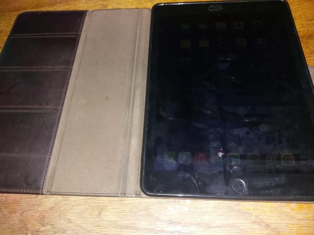 Ipad Air 2 + housse + clavier Zagg, Informatique & Logiciels, Android Tablettes, Enlèvement ou Envoi