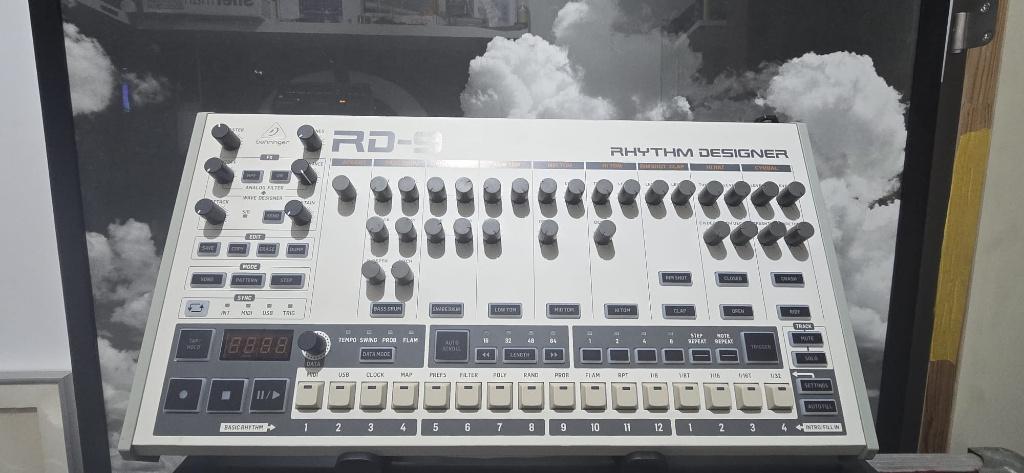 RD9 Behringer 909 clone, Ophalen, Zo goed als nieuw, Overige merken
