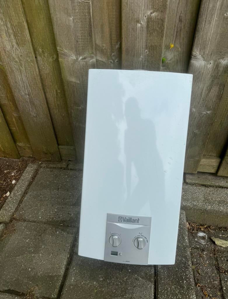 Vaillant Atmomag mini 11 liter butaan-propaan, Doe-het-zelf en Bouw, Chauffageketels en Boilers, Zo goed als nieuw, Geiser, Propaan of Butaan
