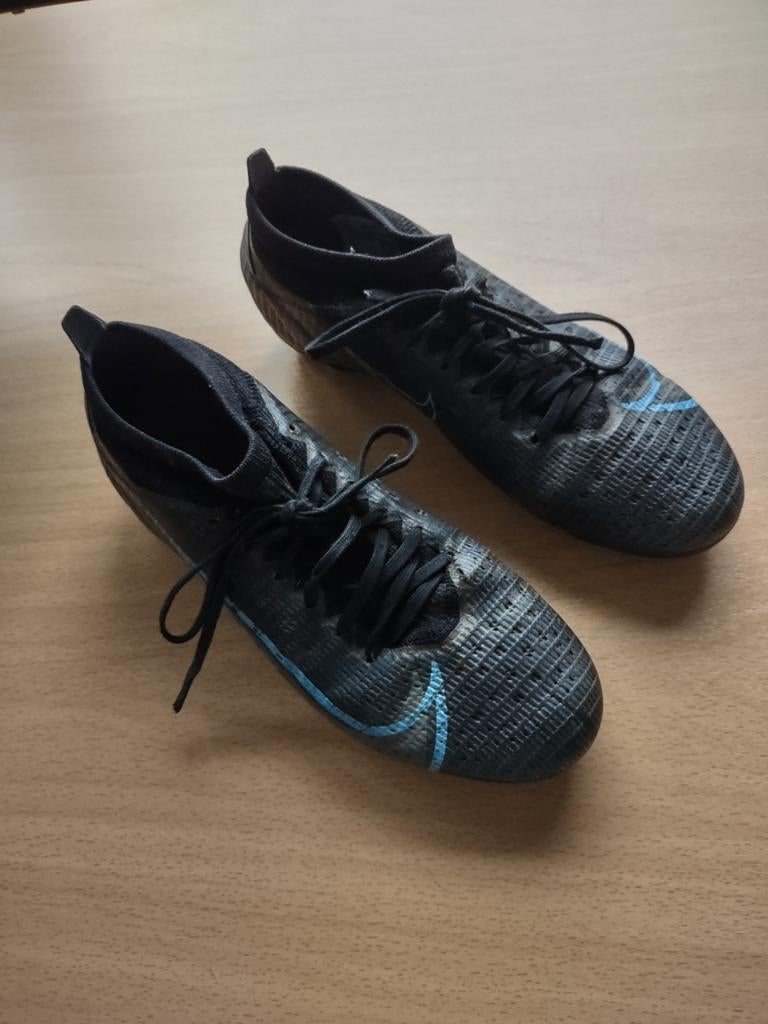 Voetbalschoenen Nike - maat 38, Sport en Fitness, Voetbal, Ophalen, Gebruikt, Schoenen