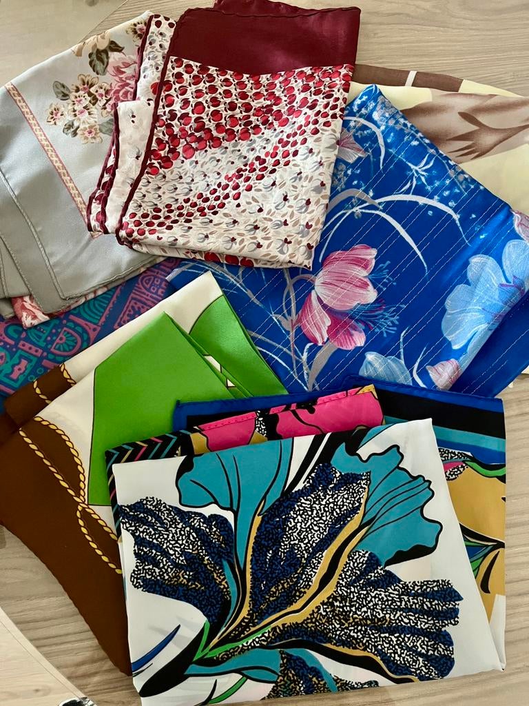 Divers foulards, Enlèvement ou Envoi, Comme neuf