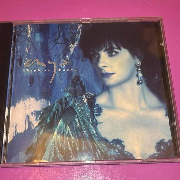 IN ABSOLUUT PERFECTE STAAT CD ENYA / SHEPERD MOONS !, Ophalen of Verzenden, Zo goed als nieuw