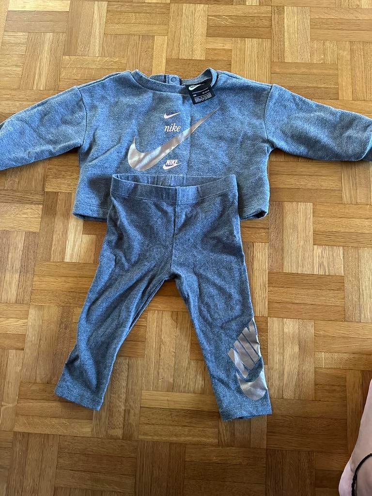 Nike Tracksuit 18 maand, Kinderen en Baby's, Ophalen, Gebruikt
