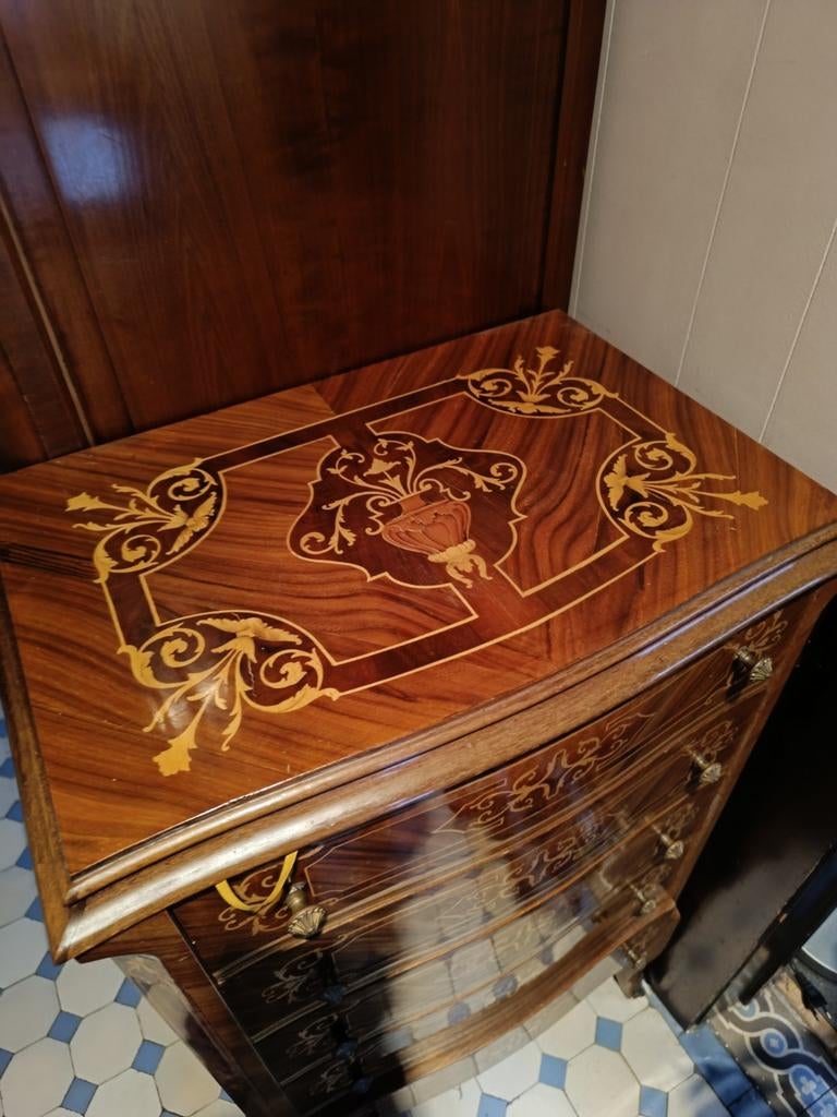 Antieke commode kast, Ophalen